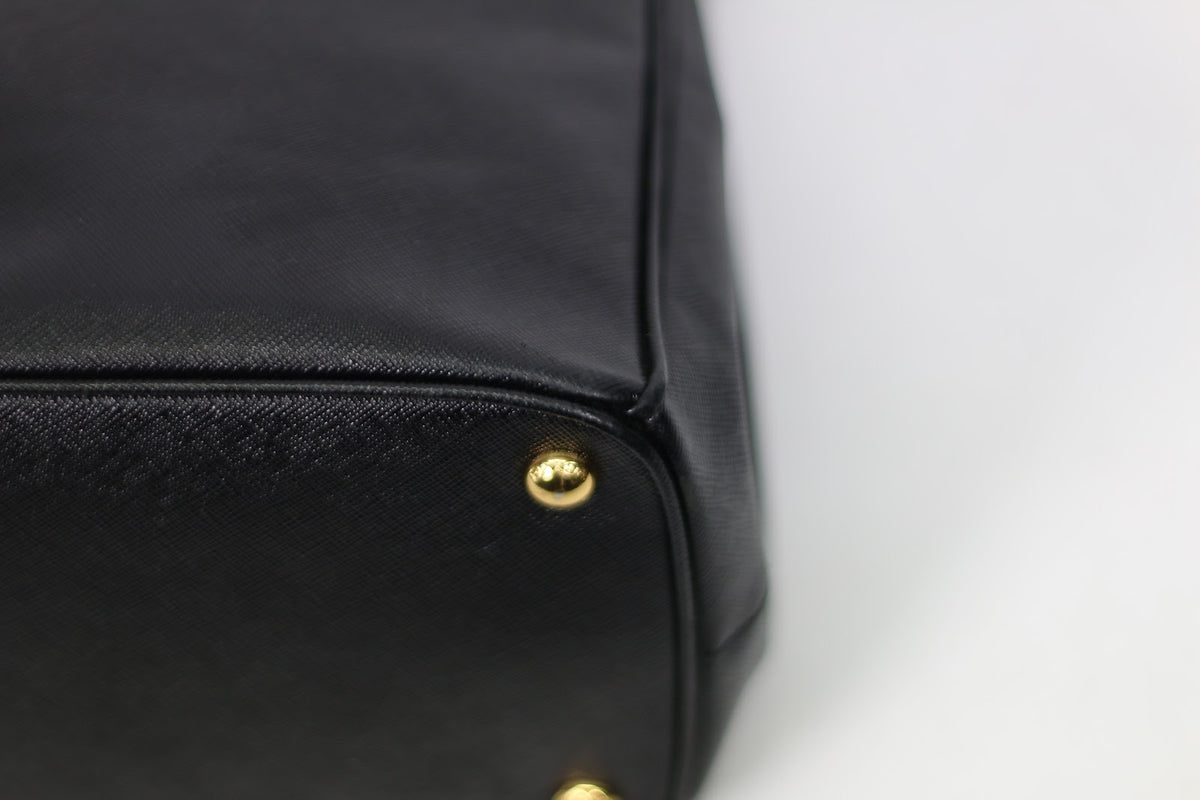 Prada Black Leather Saffiano Lux ONE Shoulder Bag BN2274