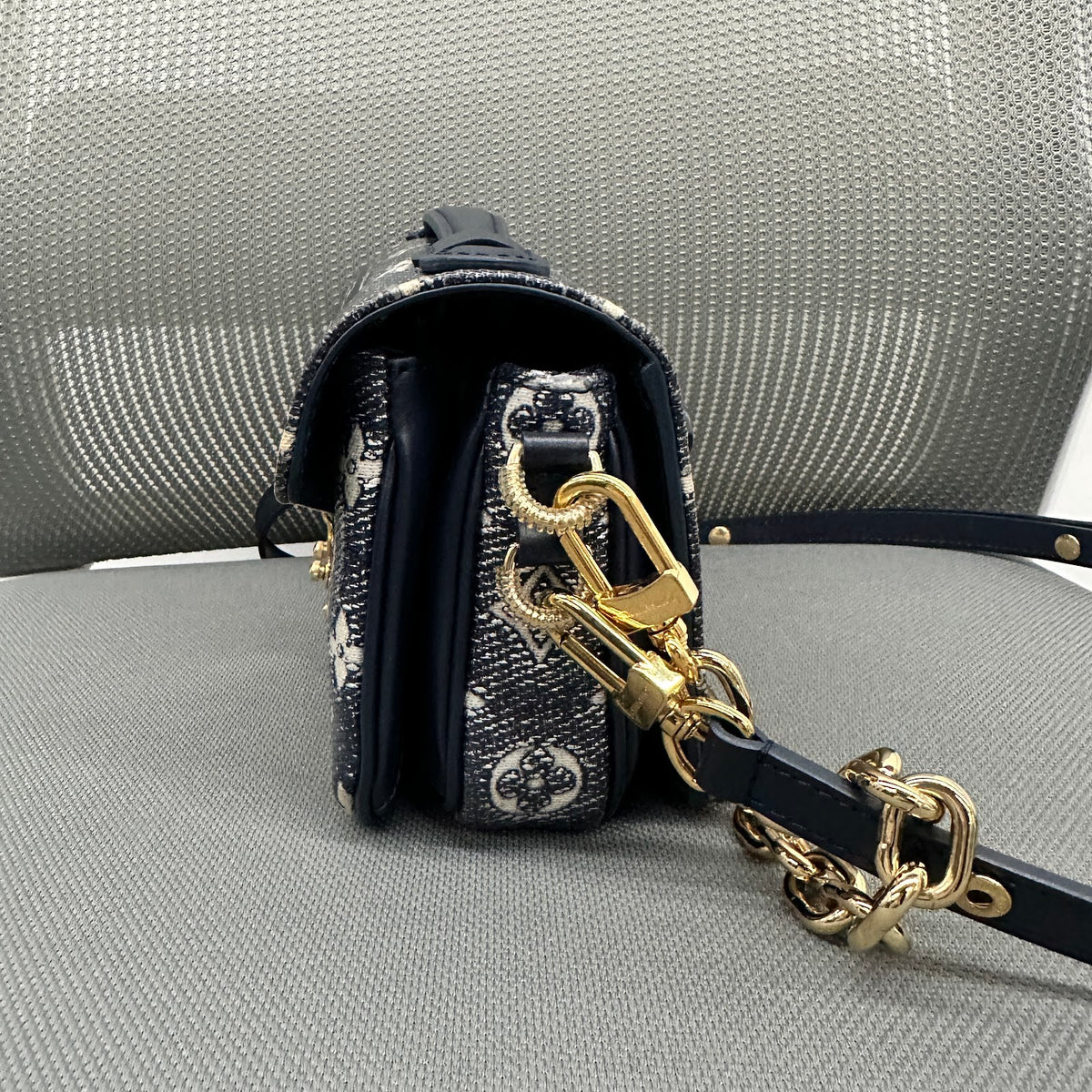 Louis Vuitton Blue Messenger Bag - Microchip Version (BL1289)