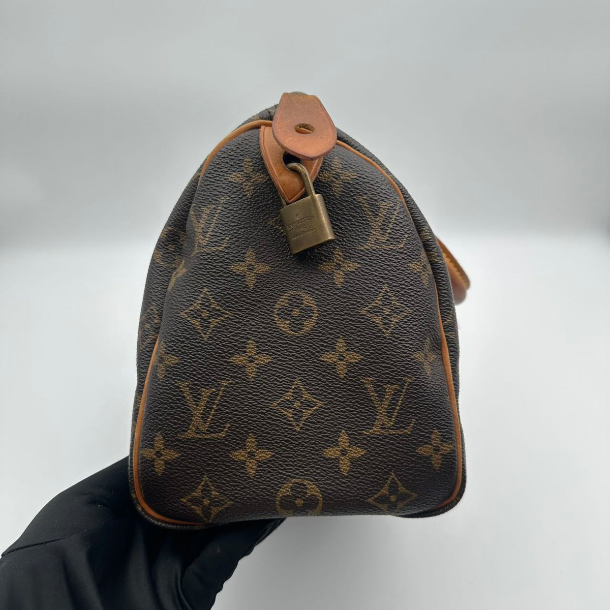 Louis Vuitton Speedy 25 - side