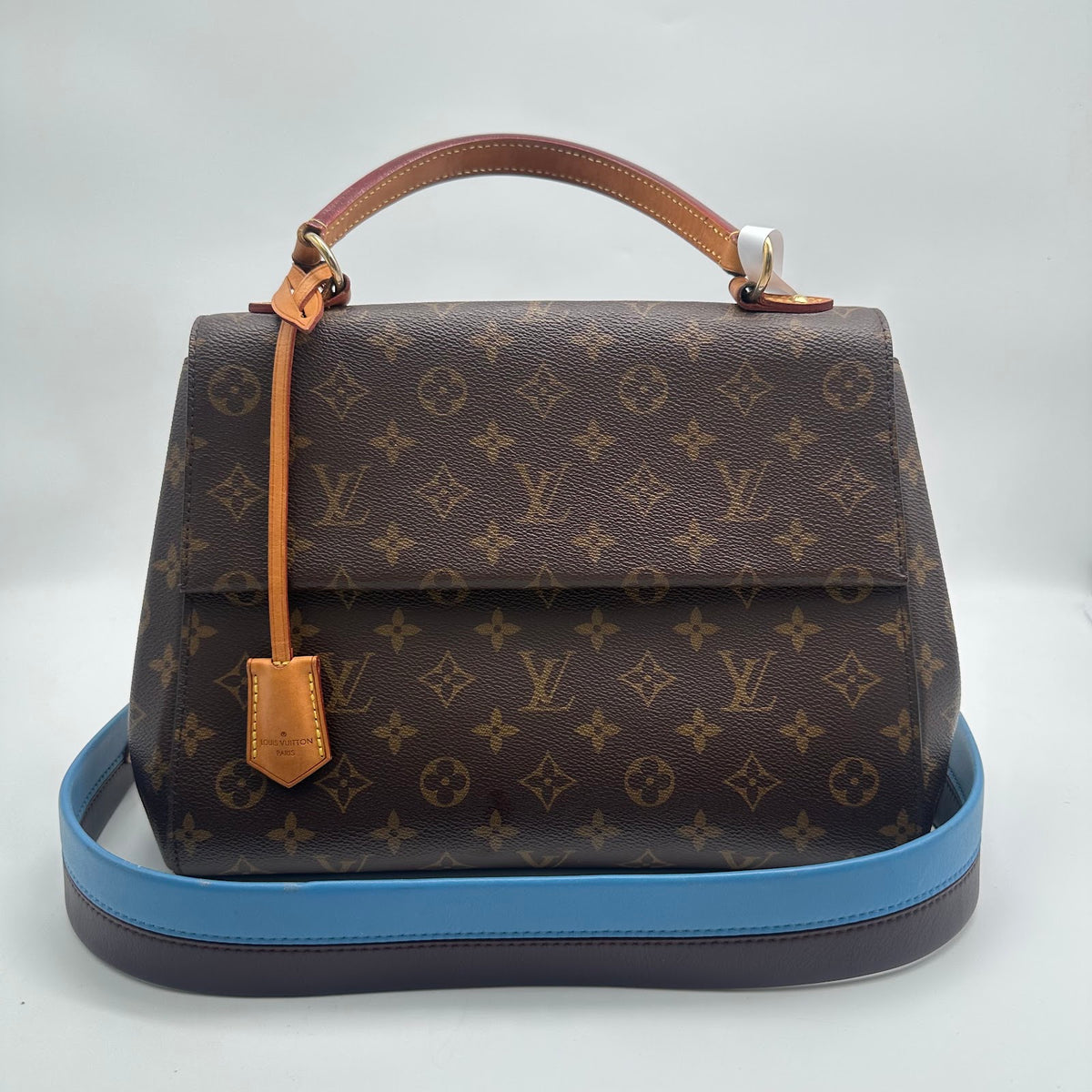 Louis Vuitton Monogram Cluny crossbody bag