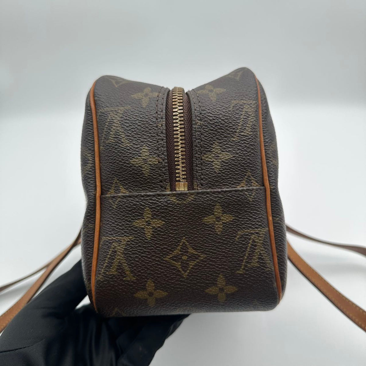 Louis Vuitton Cite MM - side