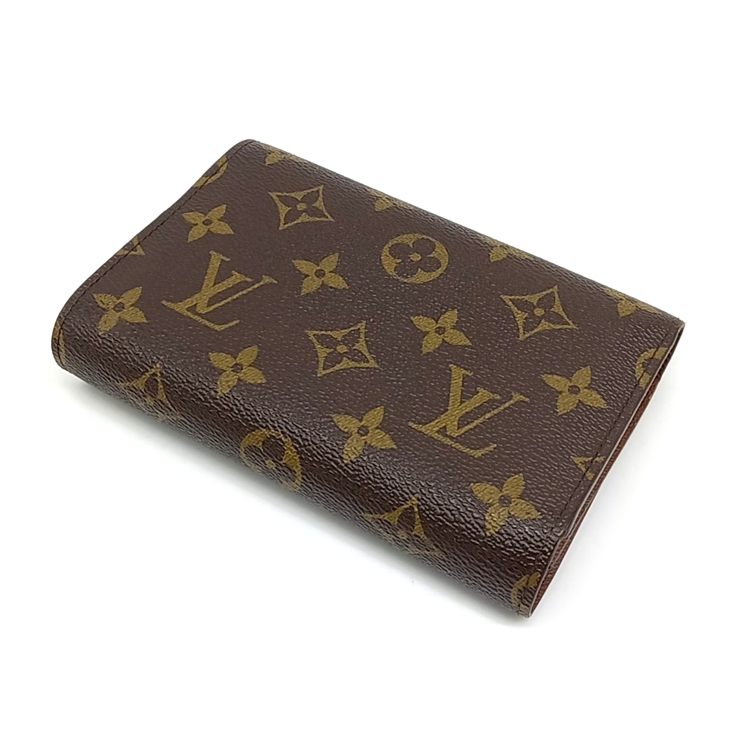 Louis Vuitton Monogram Mid-Size Wallet (10179271)