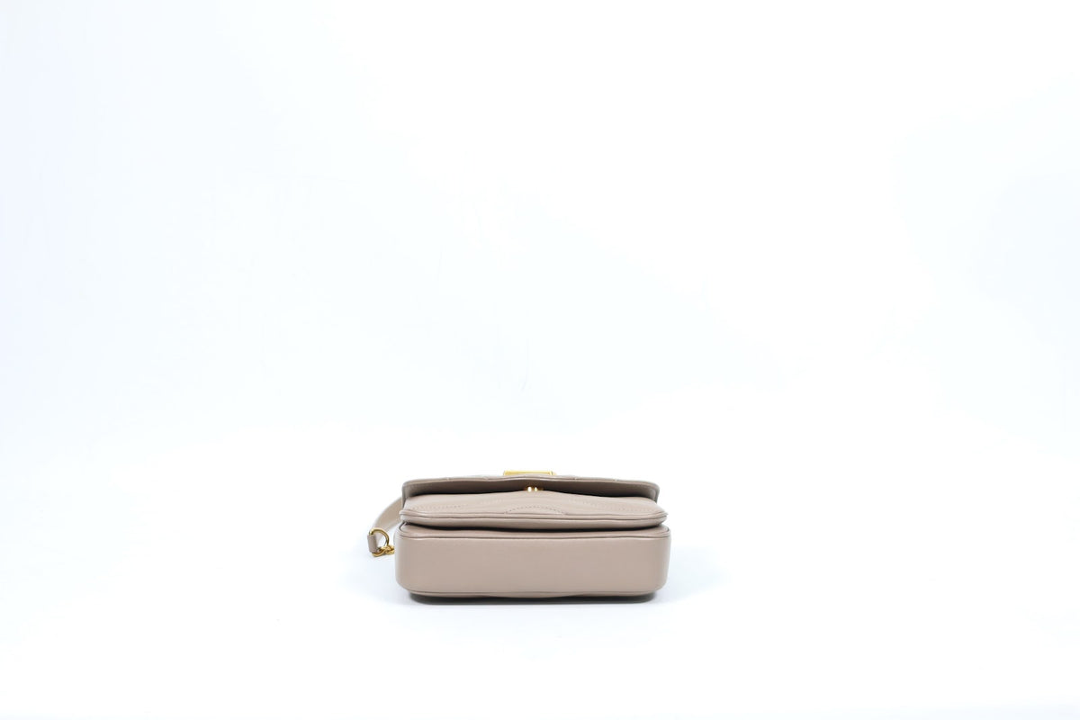 Louis Vuitton Beige Taupe Cowhide Leather LV New Wave Chain ONE Shoulder Bag M58550 (V1275825)