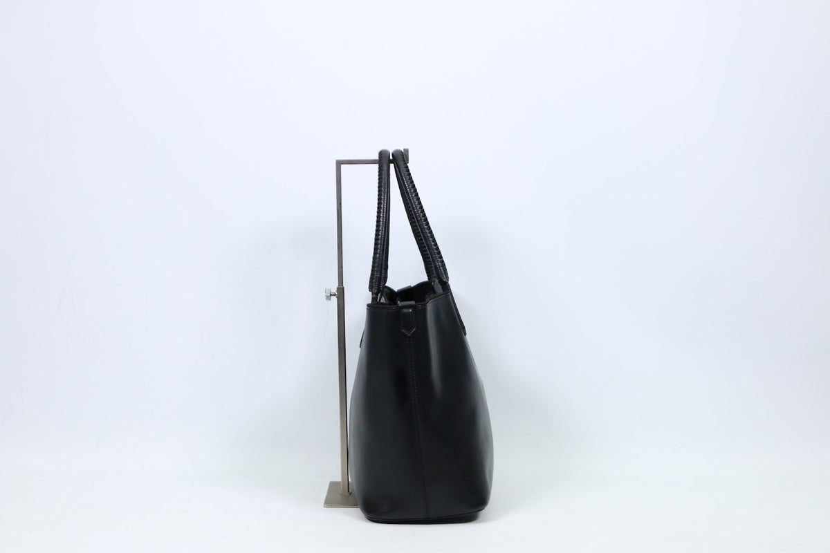 Givenchy Black Leather Antigona Woven Strap Medium Tote Bag 3CC0136 (V7915911)
