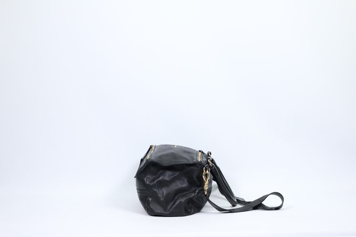 Givenchy Black Leather Wrinkle Pandora Medium Shoulder Bag BB05250004 (V793918)