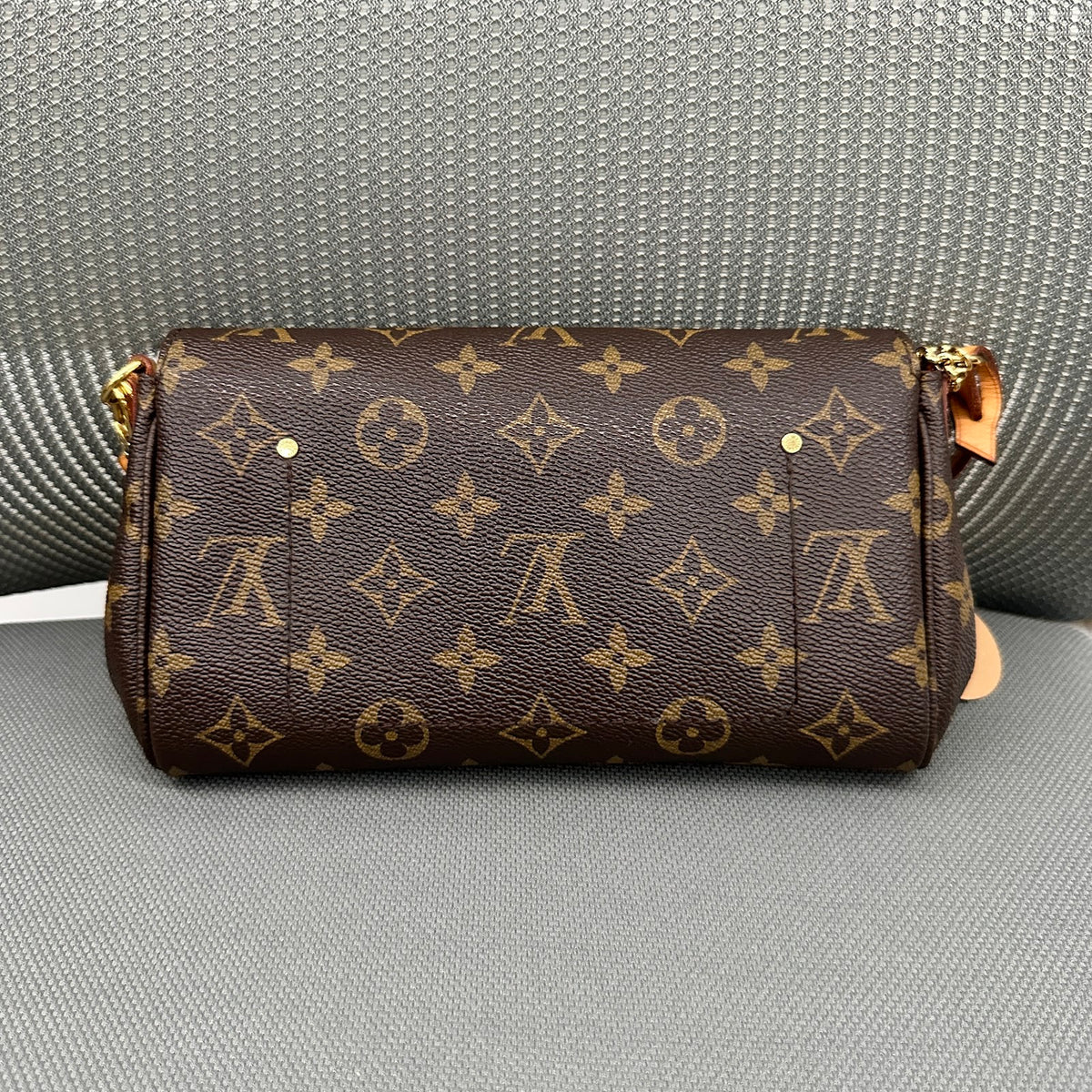 Louis Vuitton Favorite (LY1518)
