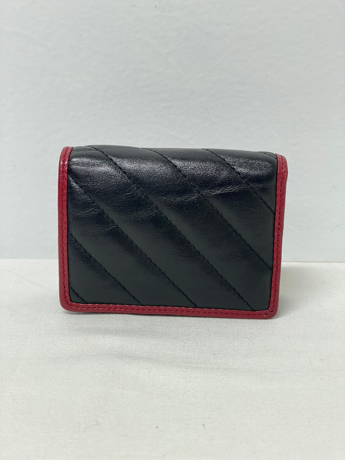 Gucci Black Leather Red Stitch Torchon GG Marmont ONE Bifold Wallet 573811