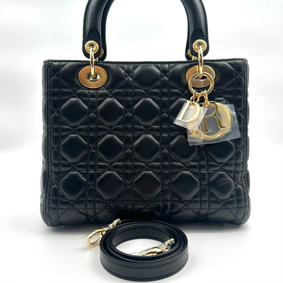 Dior Lady Dior Medium black lambskin - front