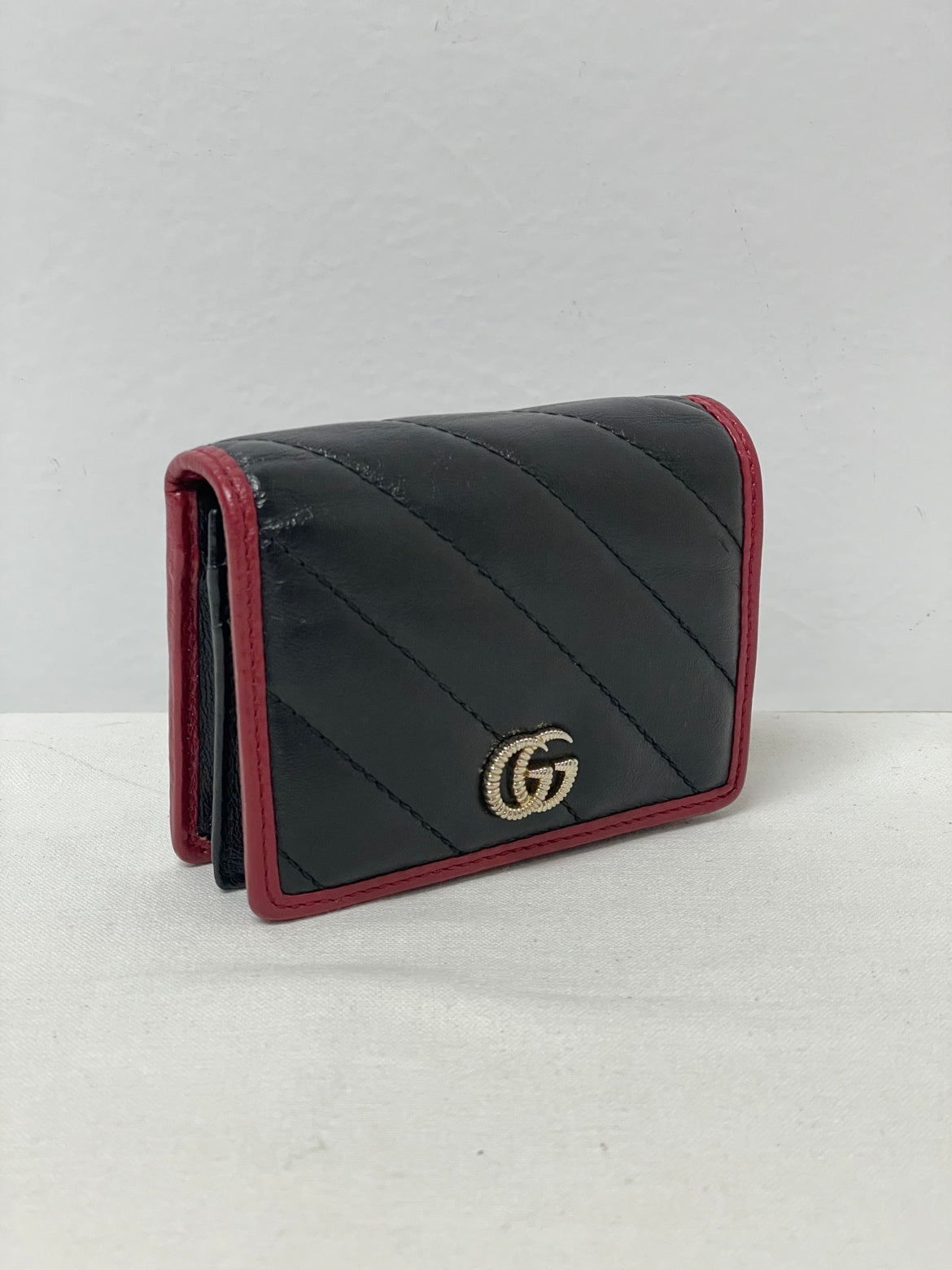 Gucci Black Leather Red Stitch Torchon GG Marmont ONE Bifold Wallet 573811