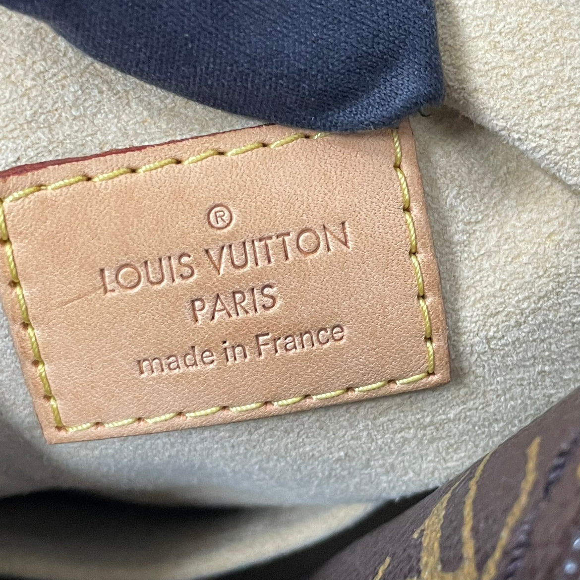 Louis Vuitton Brown PVC Monogram Canvas Artsy MM Shoulder Bag M40249 (V1260917)