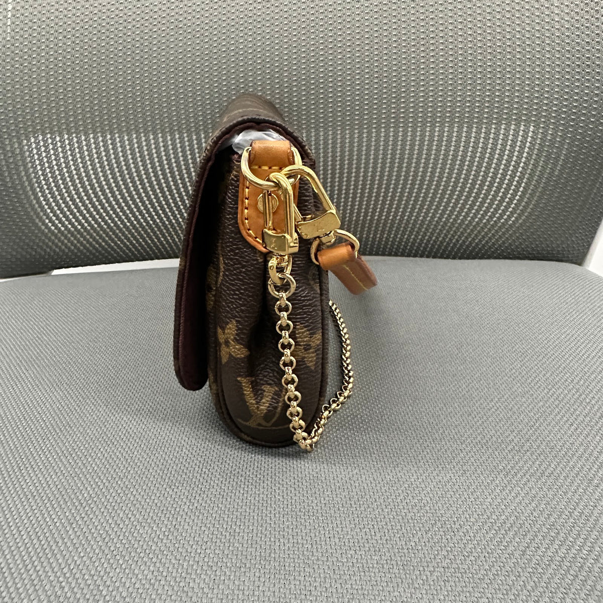 Louis Vuitton Favorite (LY1518)