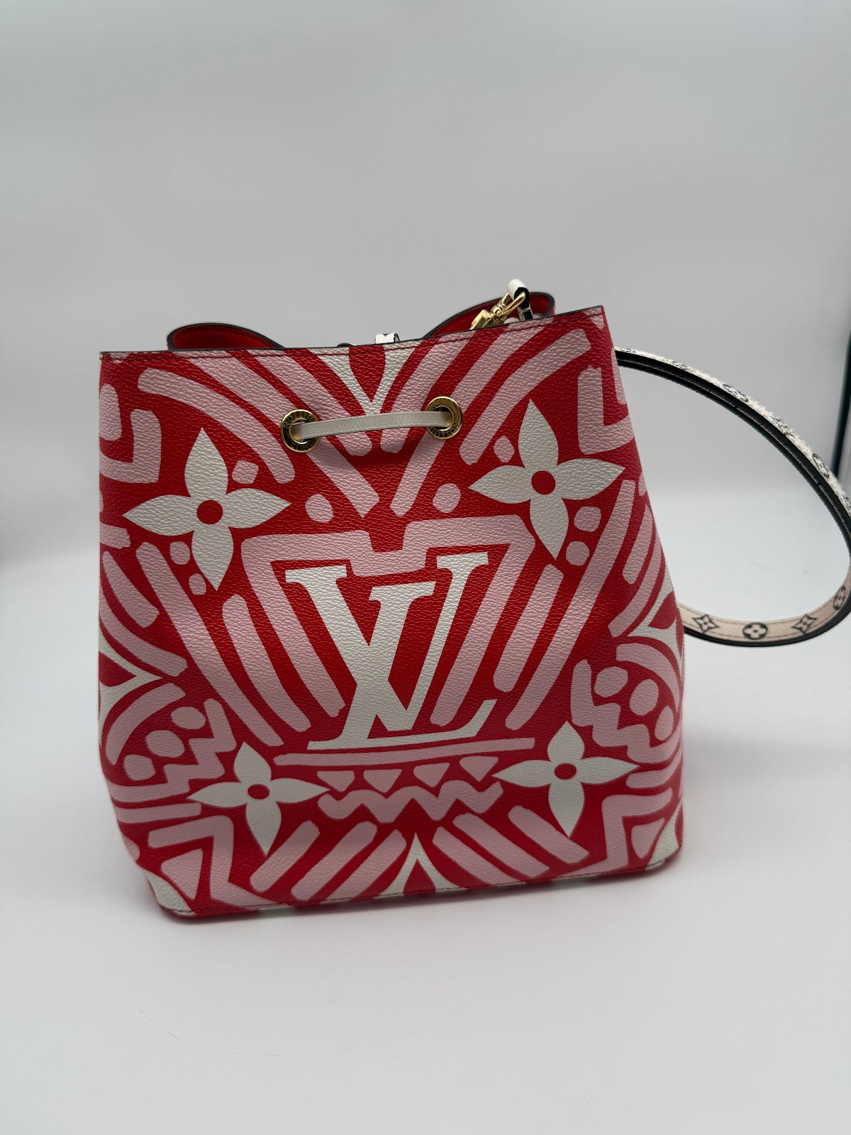Louis Vuitton Red/White Color-Block Bucket Bag (LX1569)