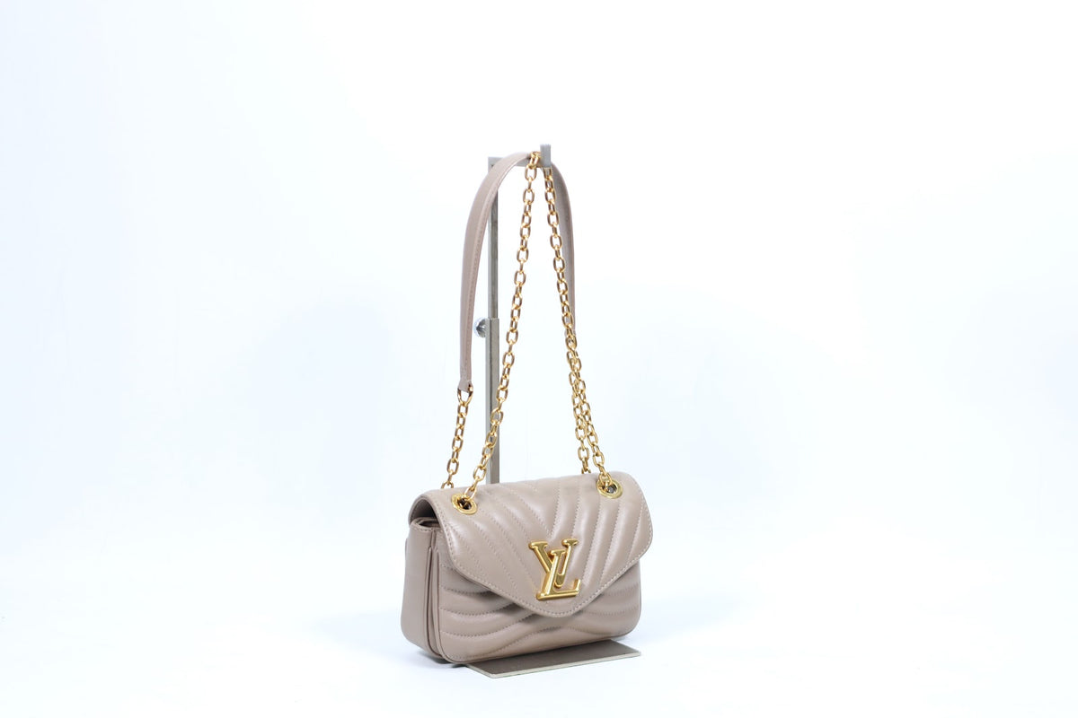 Louis Vuitton Beige Taupe Cowhide Leather LV New Wave Chain ONE Shoulder Bag M58550 (V1275825)