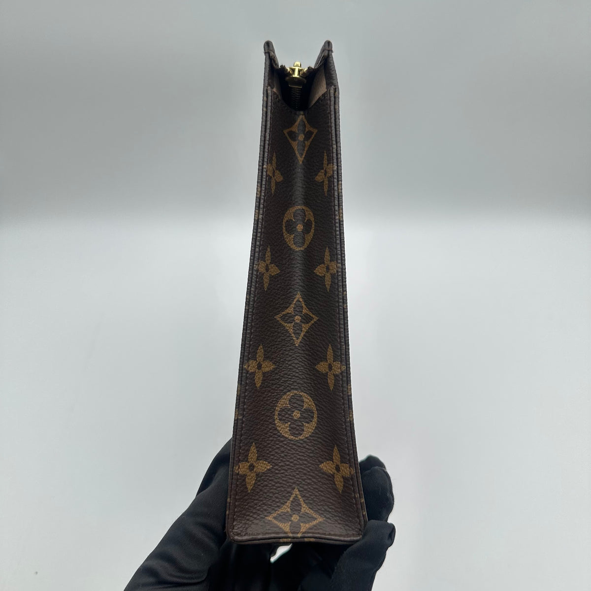Louis Vuitton Toiletry Pouch 26 - side