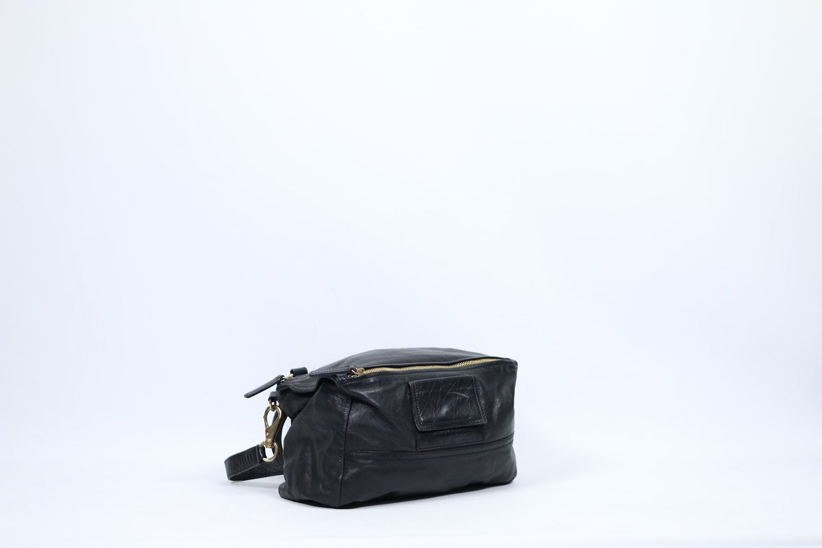 Givenchy Black Leather Wrinkle Pandora Medium Shoulder Bag BB05250004 (V793918)