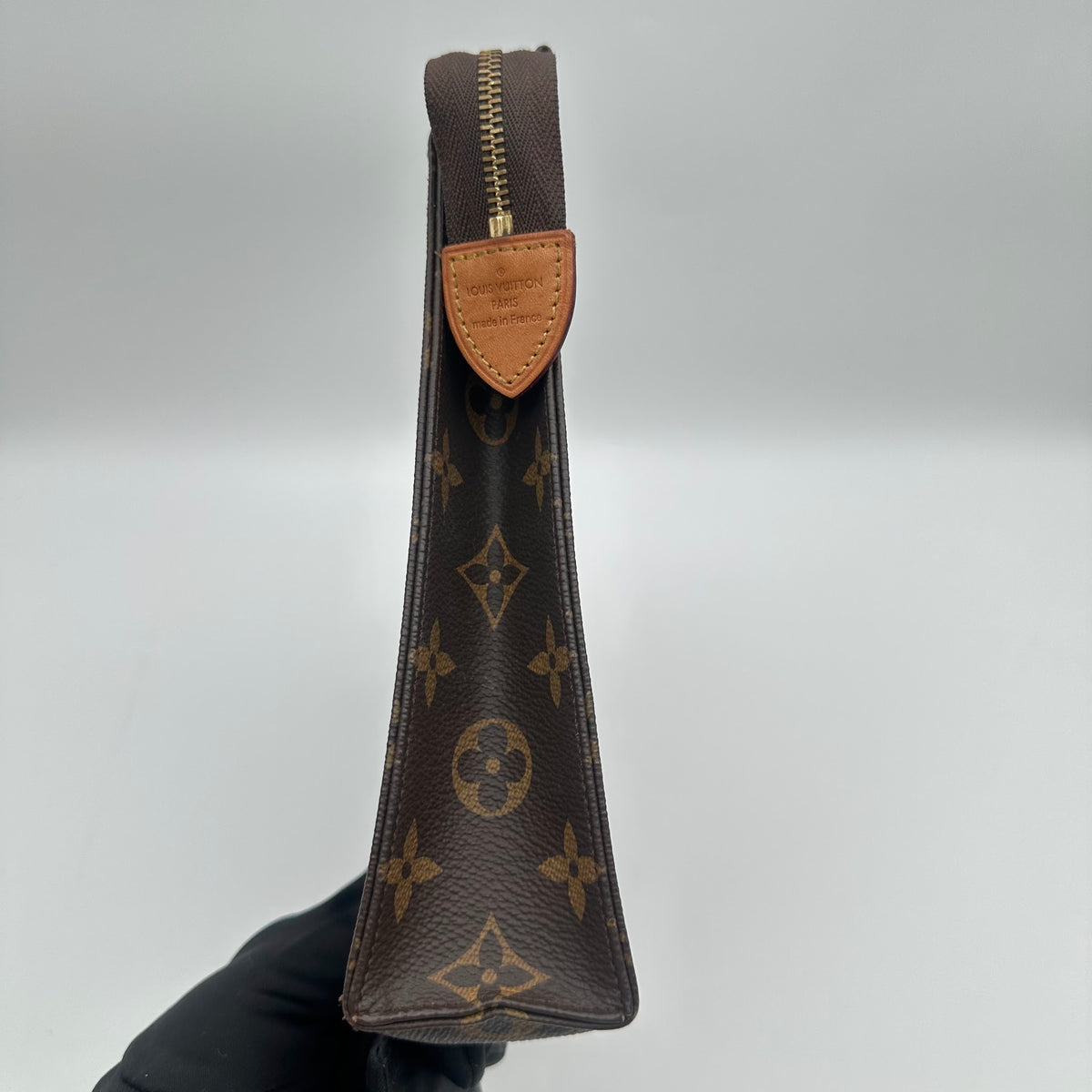 Louis Vuitton Toiletry Pouch 26 - side