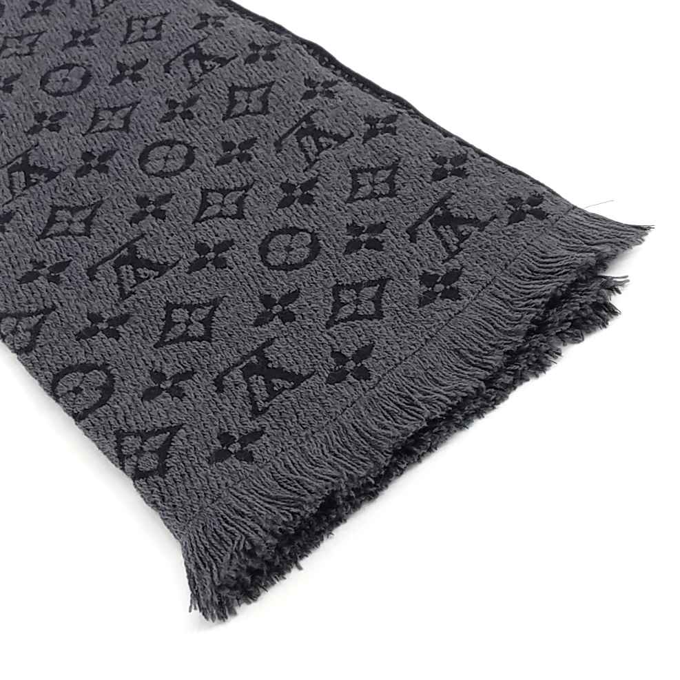 Louis Vuitton Monogram Classic Muffler (10491439)