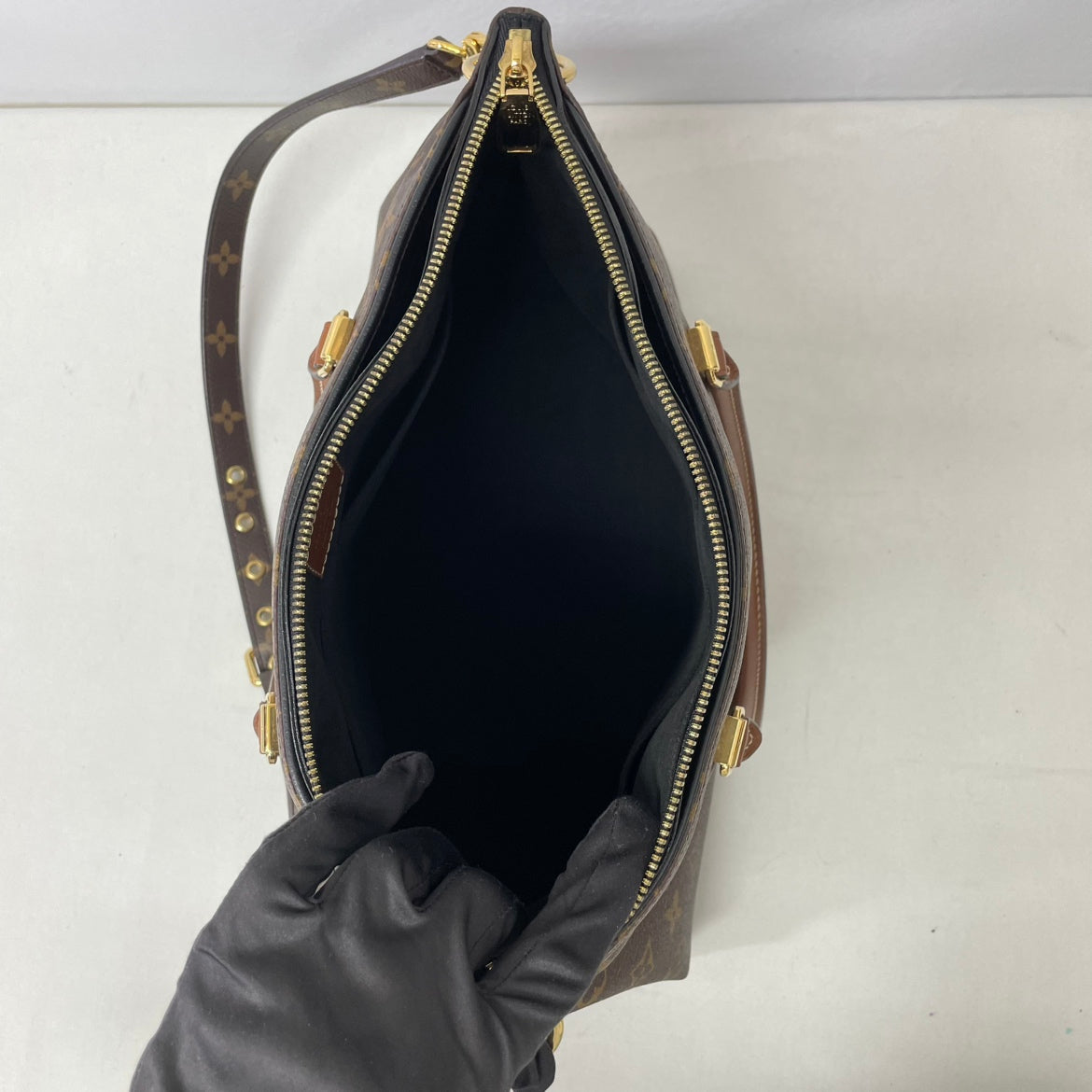 Louis Vuitton Black PVC Monogram Canvas Pallas MM Shoulder Bag M41064 (V1280803)