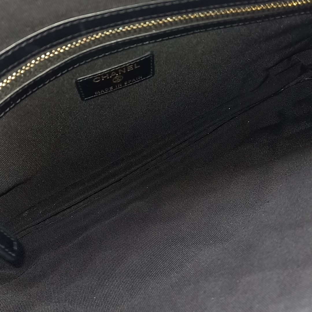 Chanel Caviar Boy Clutch New Medium (10266073)