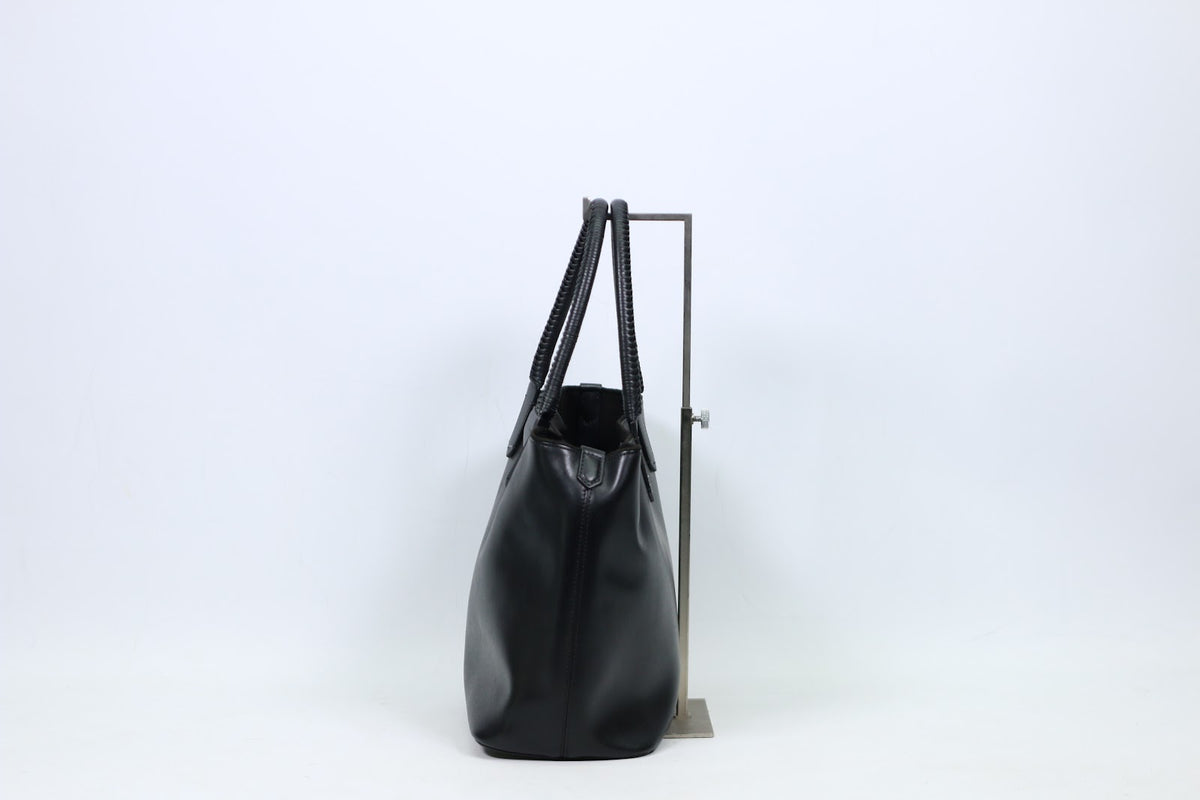 Givenchy Black Leather Antigona Woven Strap Medium Tote Bag 3CC0136 (V7915911)