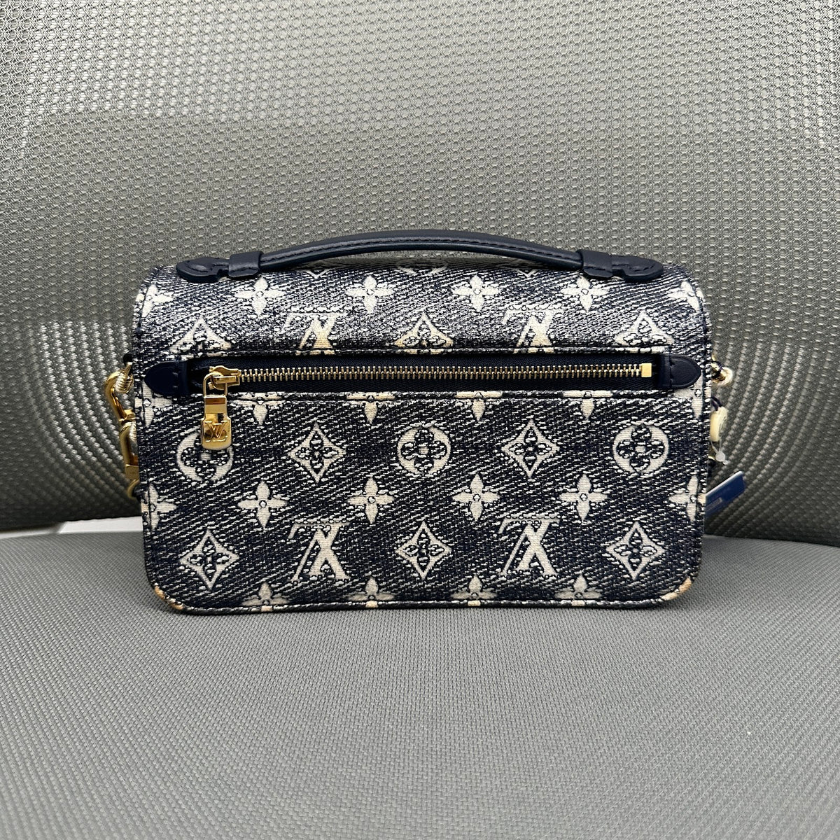Louis Vuitton Blue Messenger Bag - Microchip Version (BL1289)