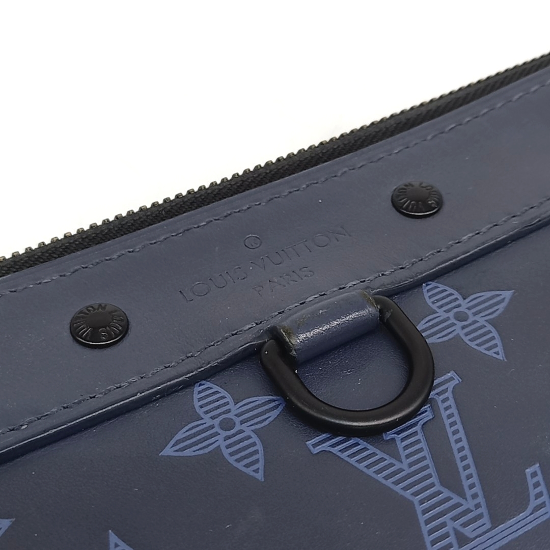 Louis Vuitton Discovery Pochette Clutch (10142990)