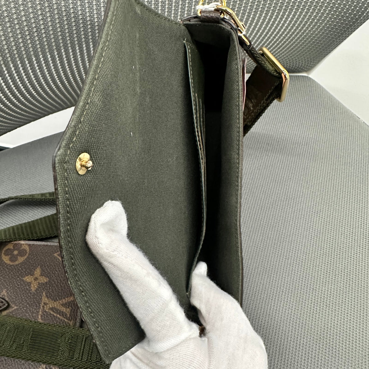 Louis Vuitton 3-in-1 Bag with Green Strap (LX1548)