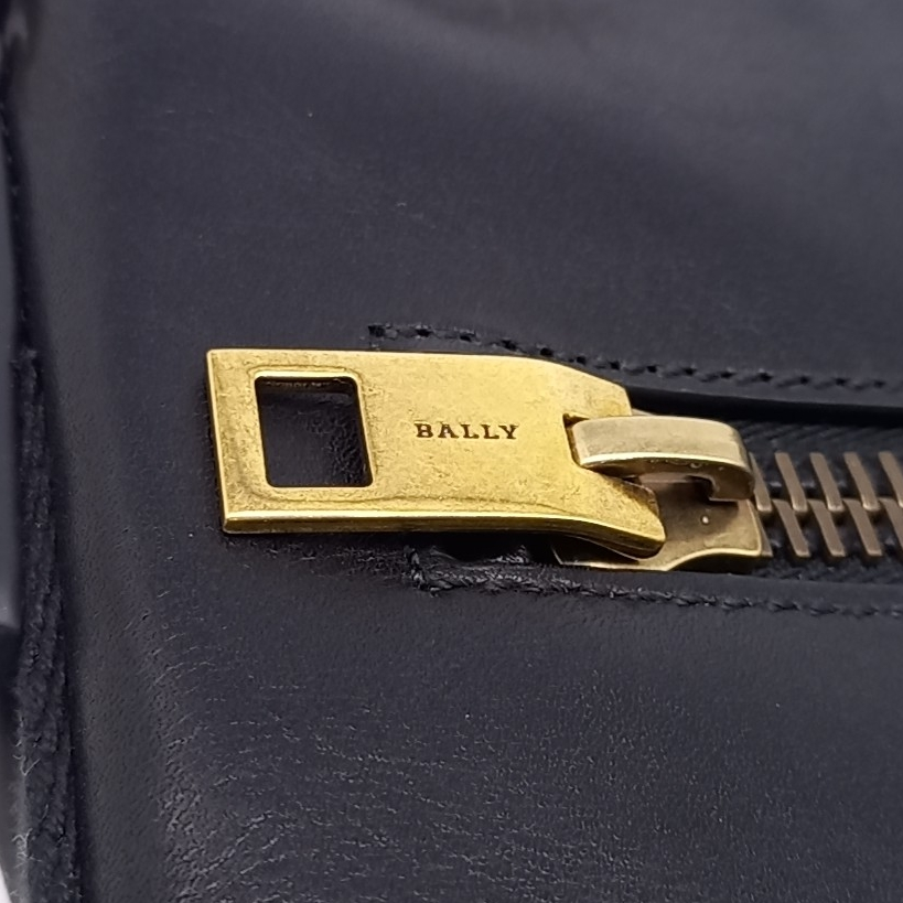 Bally Crossbody Bag (10579379)