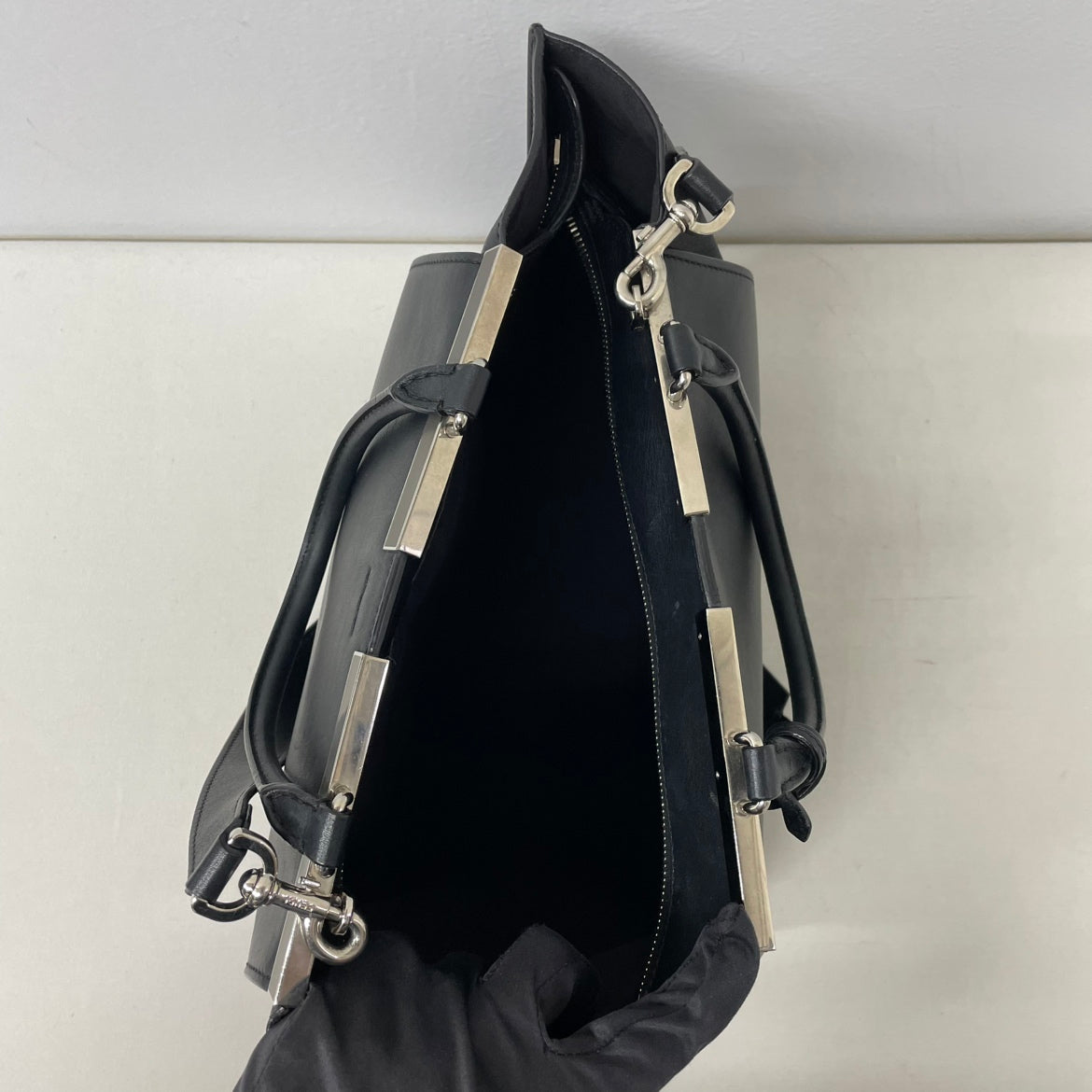 Fendi Black Leather Trois-Jours ONE Shoulder Bag 8BH279 (V9612911)