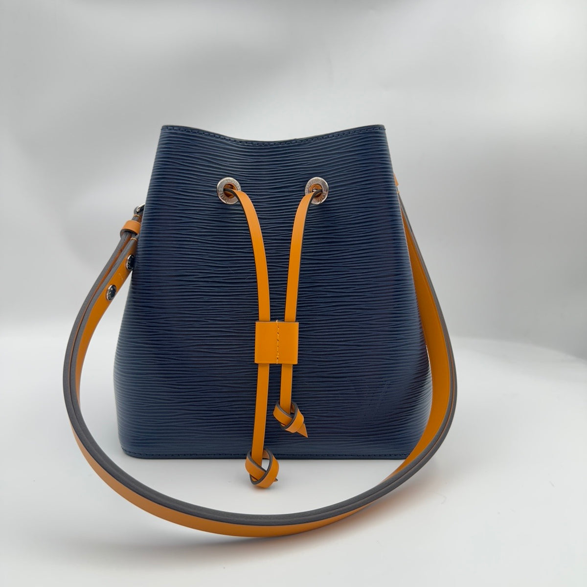 Louis Vuitton Small Bucket Bag (BL1036)