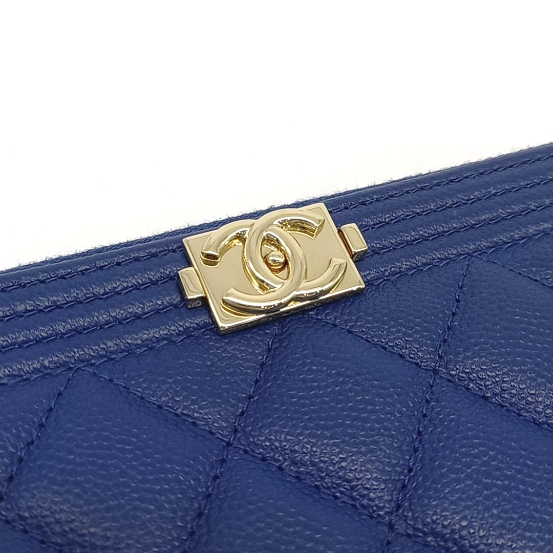 Chanel Caviar Boy Clutch New Medium (10337335)