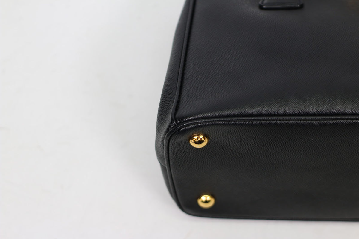 Prada Black Saffiano Galleria Medium Shoulder Bag 1BA863