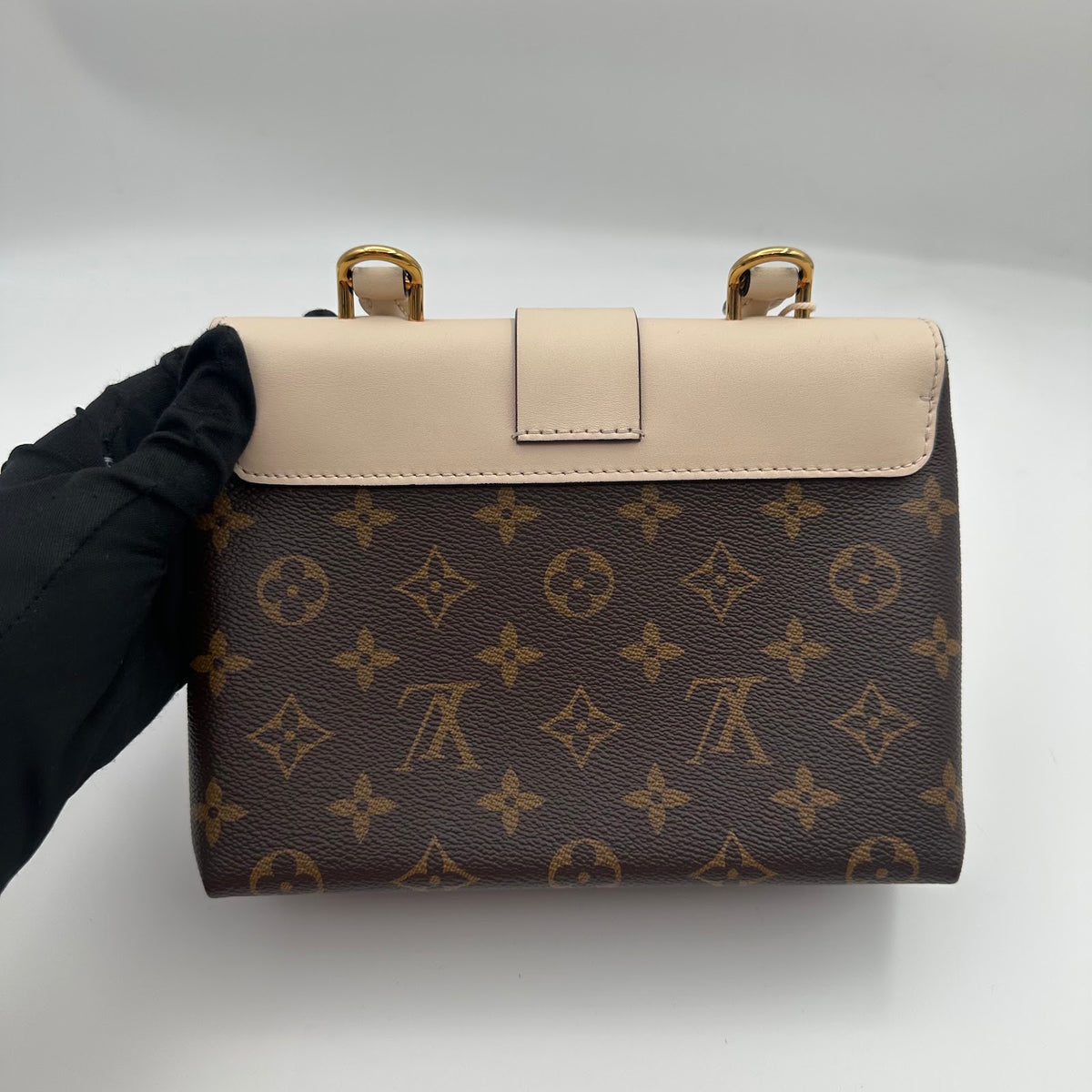Louis Vuitton Lock Bag White (DL0188)