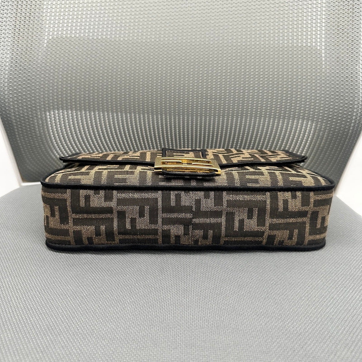 Fendi Monogram Baguette Medium - base