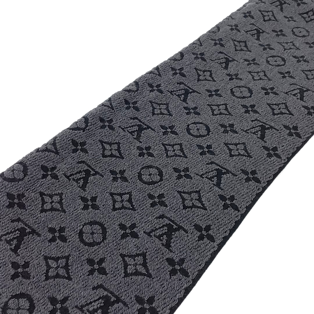 Louis Vuitton Monogram Classic Muffler (10491439)