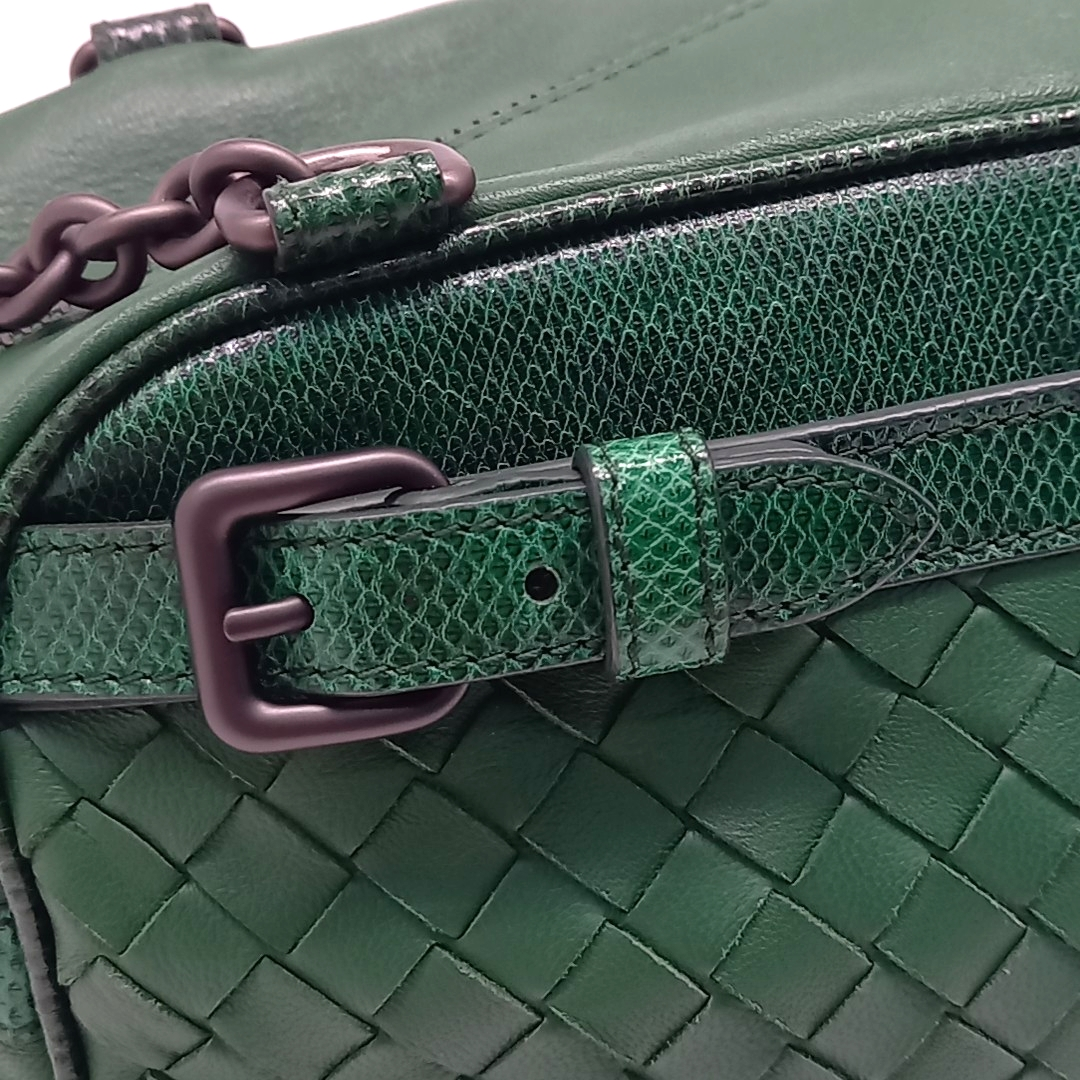 Bottega Veneta Chain Shoulder Bag (10547791)