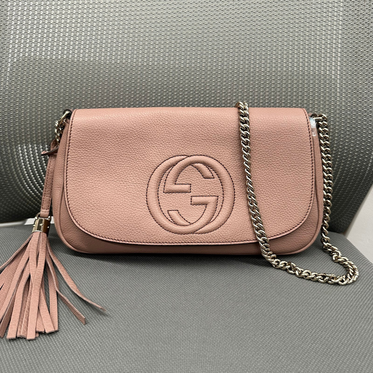 Gucci Soho Tassel Chain Bag Pink - front