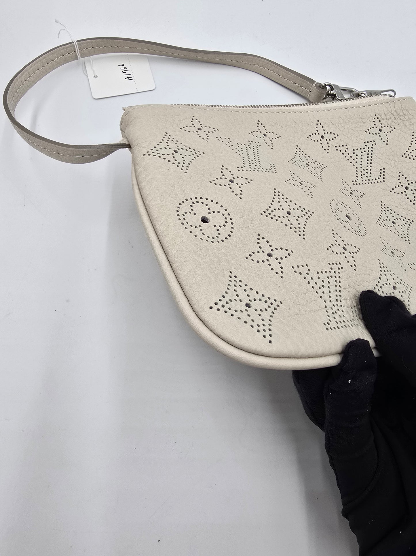 Pre-Owned Louis Vuitton Empreinte Pouch AI766