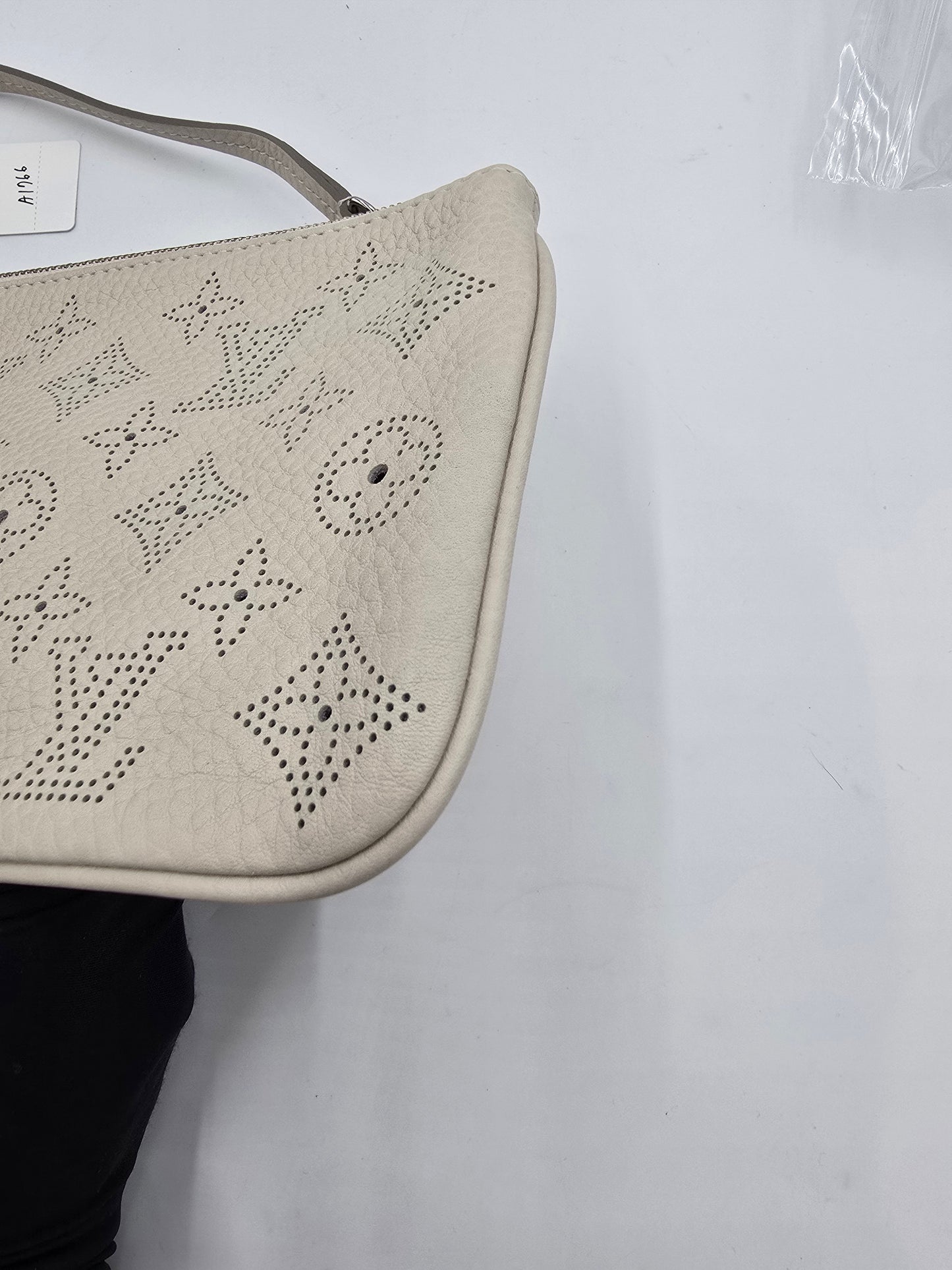 Pre-Owned Louis Vuitton Empreinte Pouch AI766