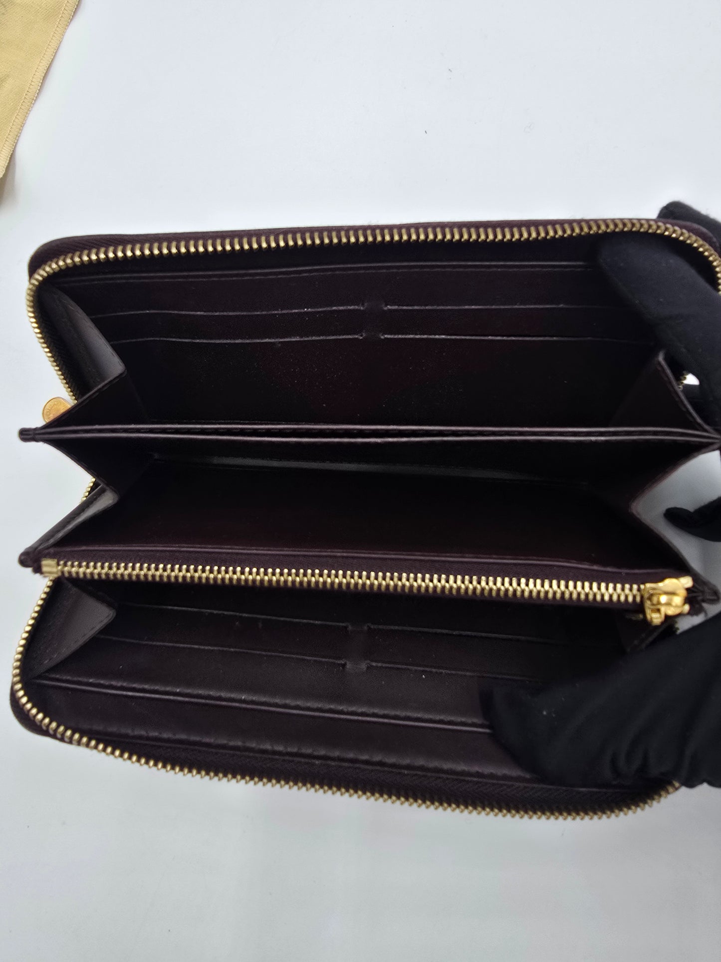 Pre-Owned Louis Vuitton Zippy Wallet Vernis AI768