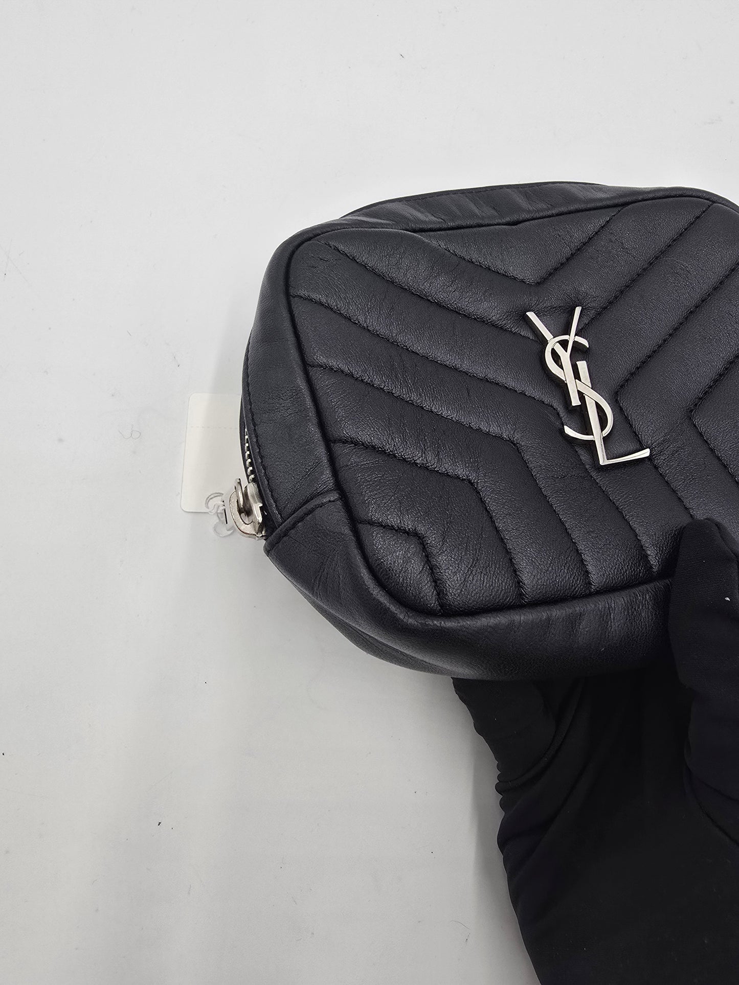 Pre-Owned Saint Laurent Cassandre Leather Pouch AH578