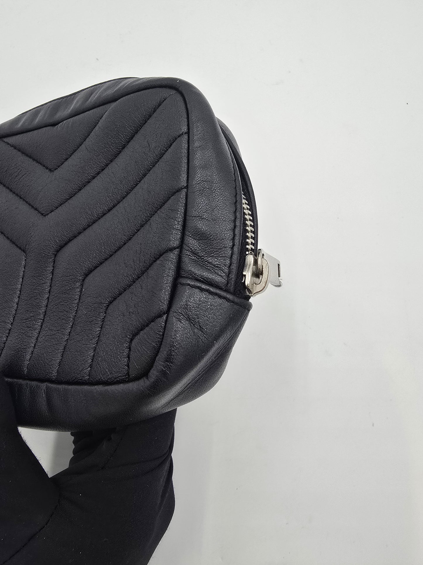 Pre-Owned Saint Laurent Cassandre Leather Pouch AH578