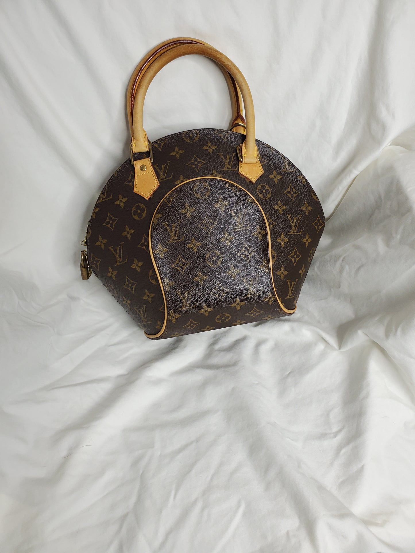 Louis Vuitton Monogram Ellipse PM