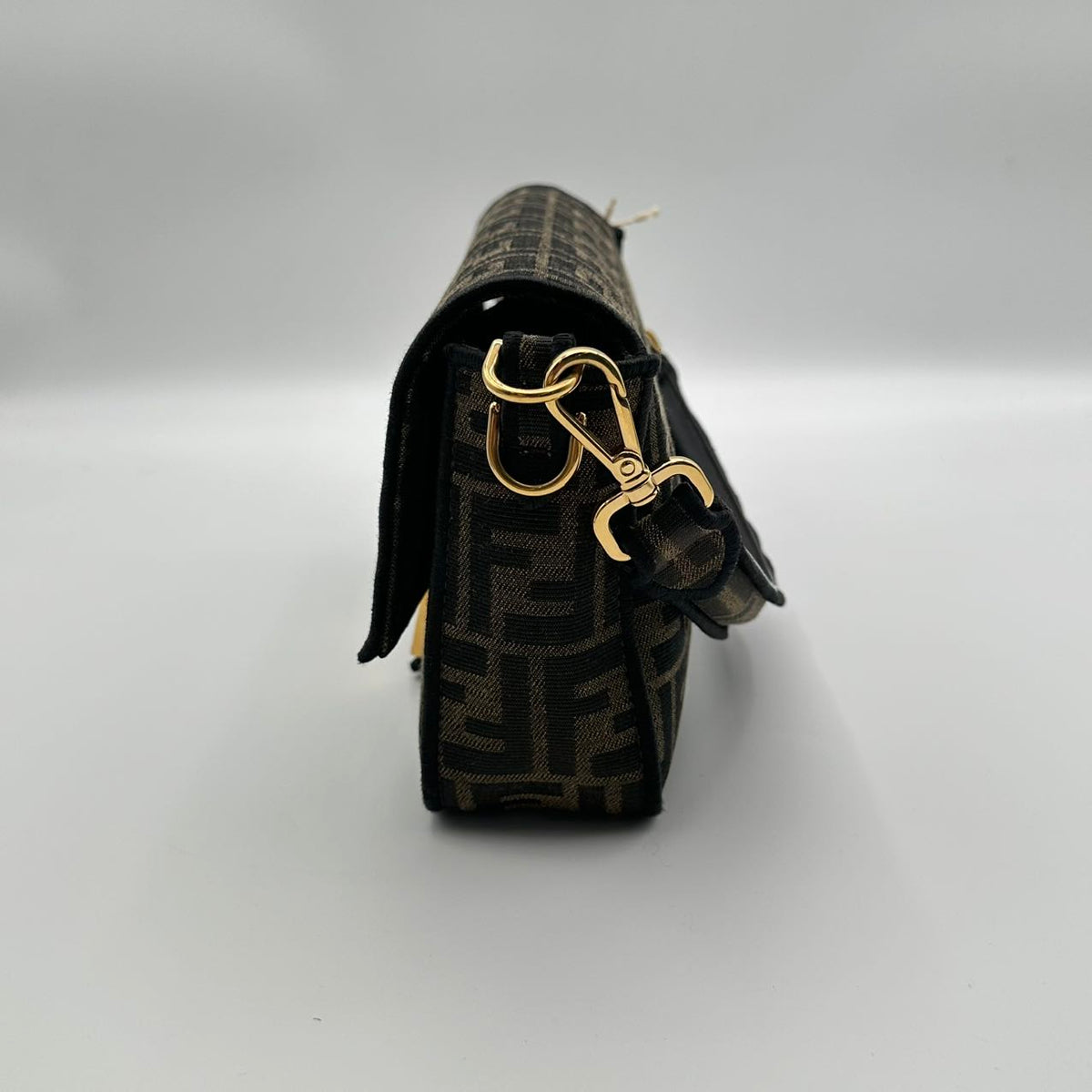 Fendi Baguette Medium Monogram Canvas (MM014)