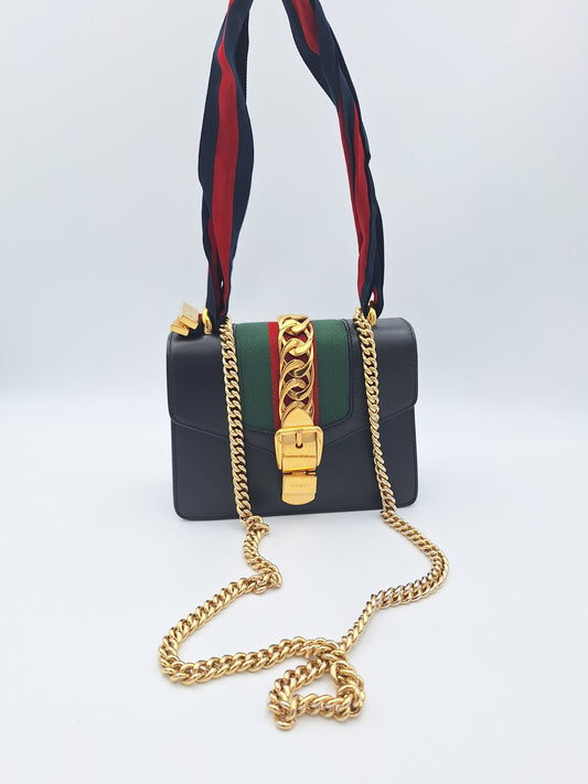 GUCCI SYLVIE MINI CHAIN CROSSBODY BAG (431666)
