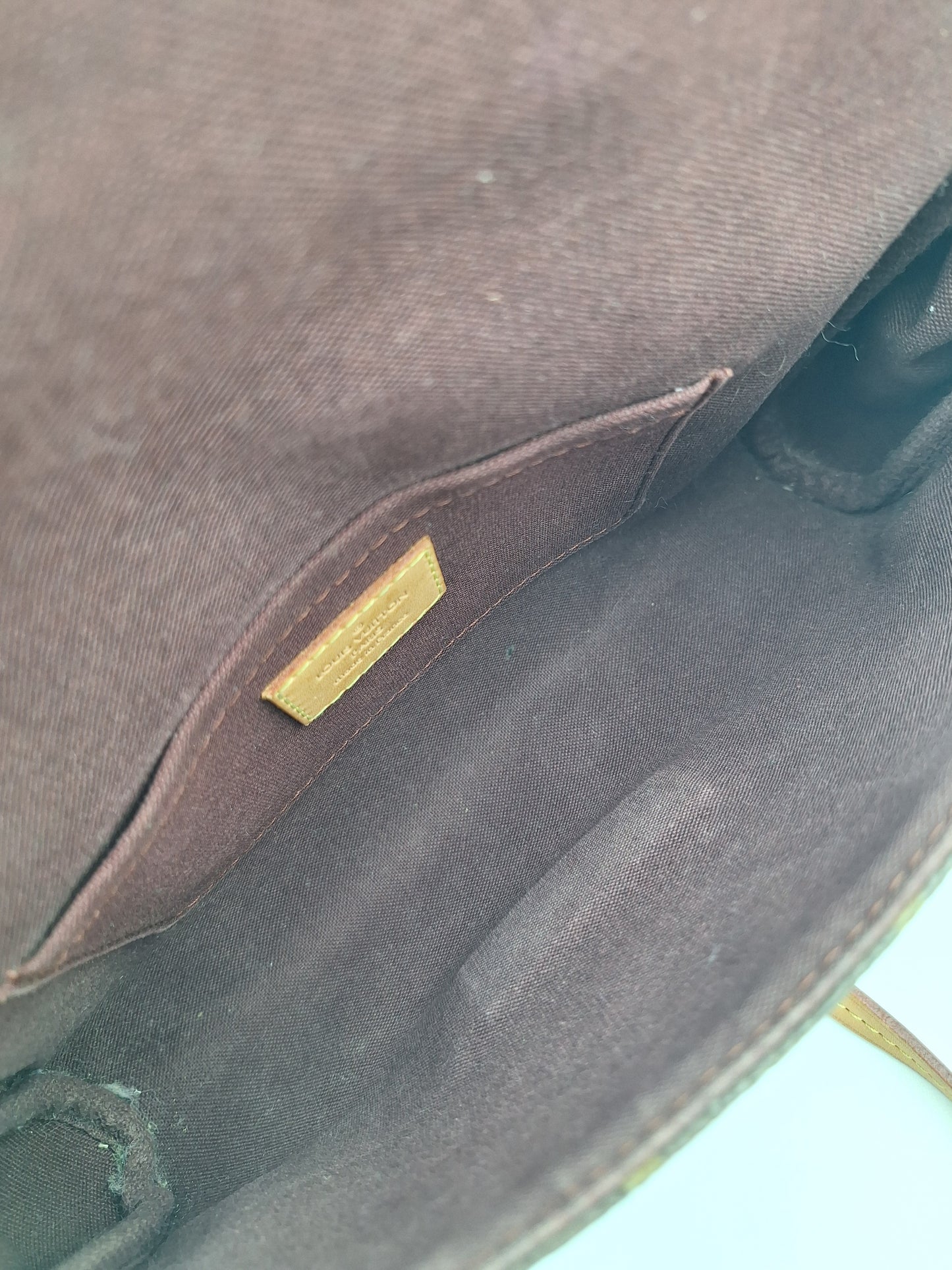 LOUIS VUITTON MONOGRAM FAVORITE MM CROSSBODY BAG (M40718)