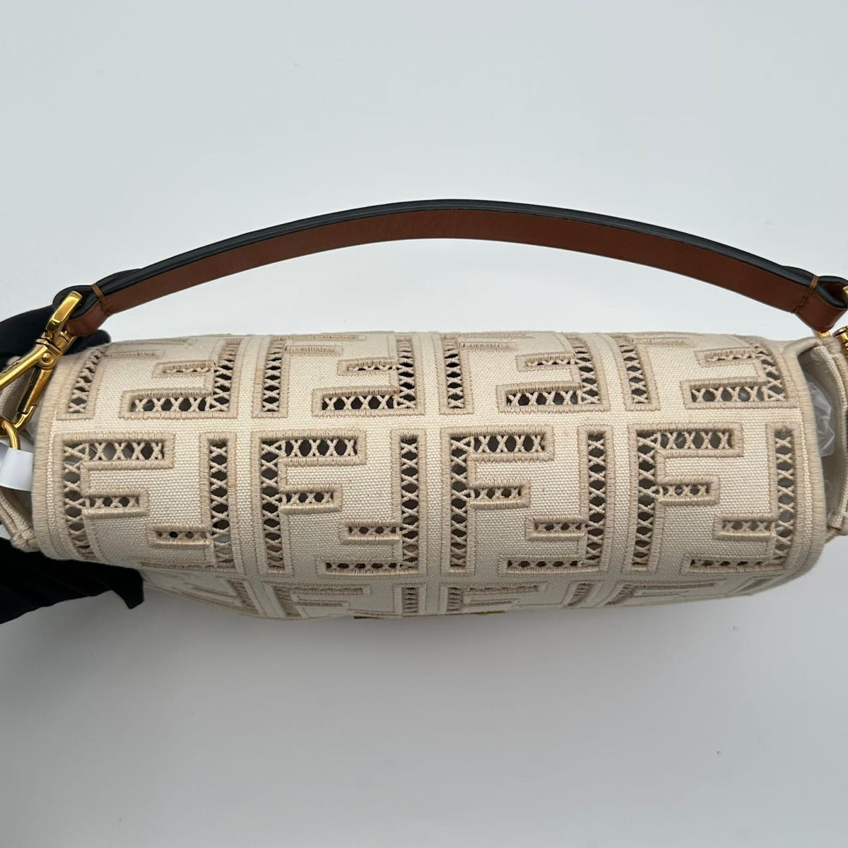 Fendi baguette, white (MM010)