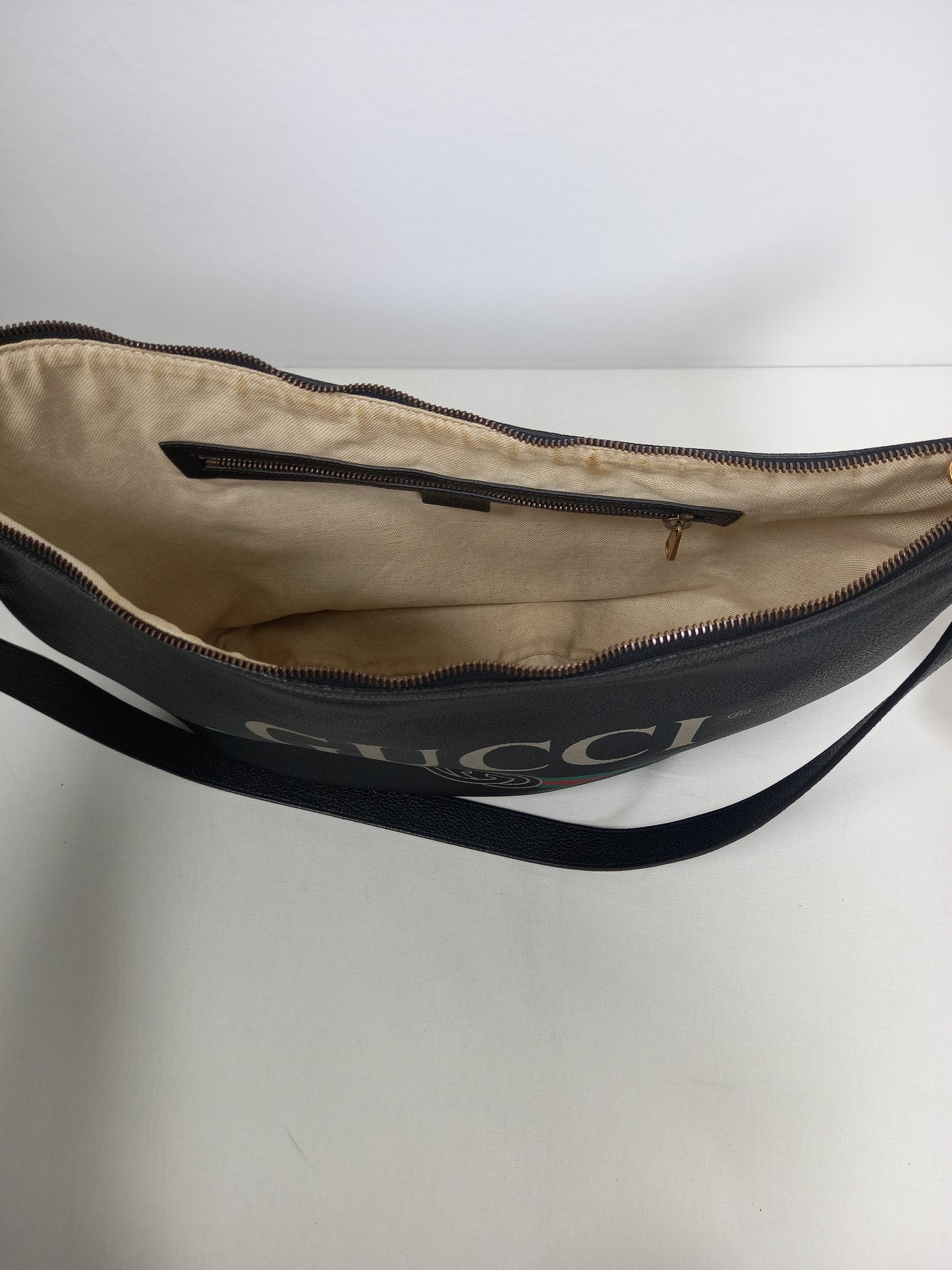 M0804P14 Gucci Logo Half-Moon Hobo Bag (JP)