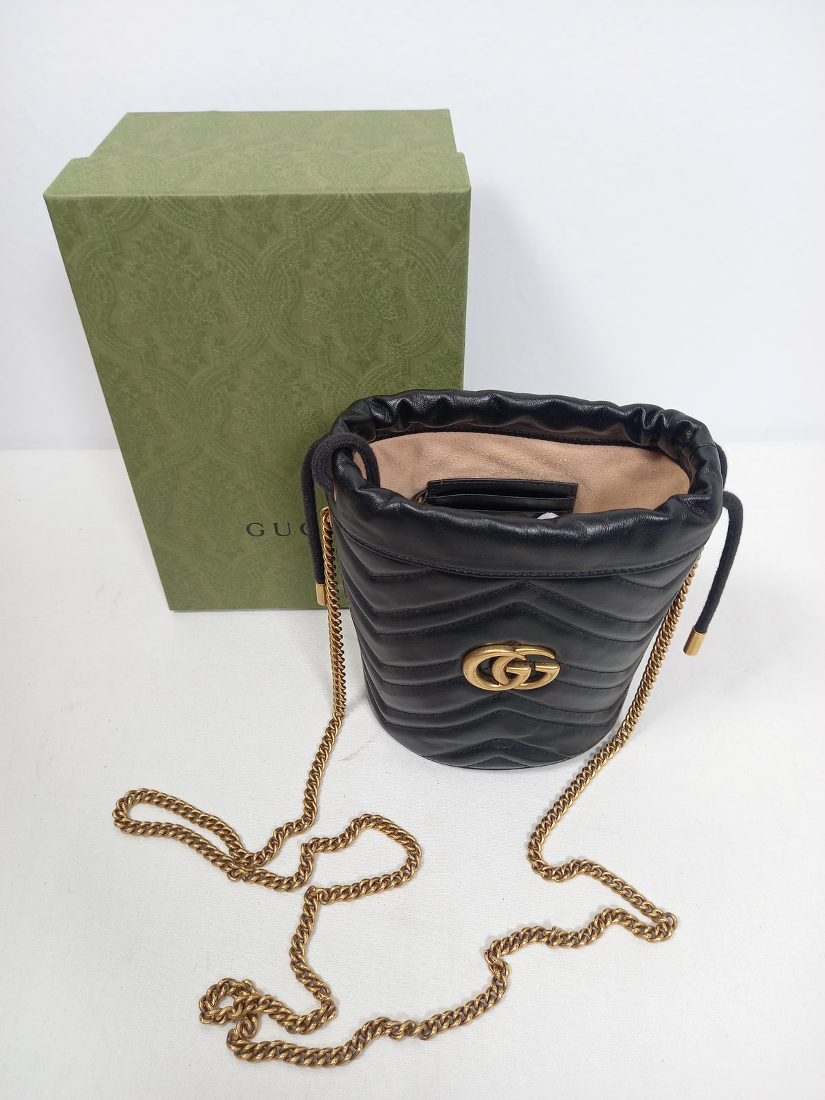 M0804P37 Gucci GG Marmont Mini Bucket Bag in Black (JP)