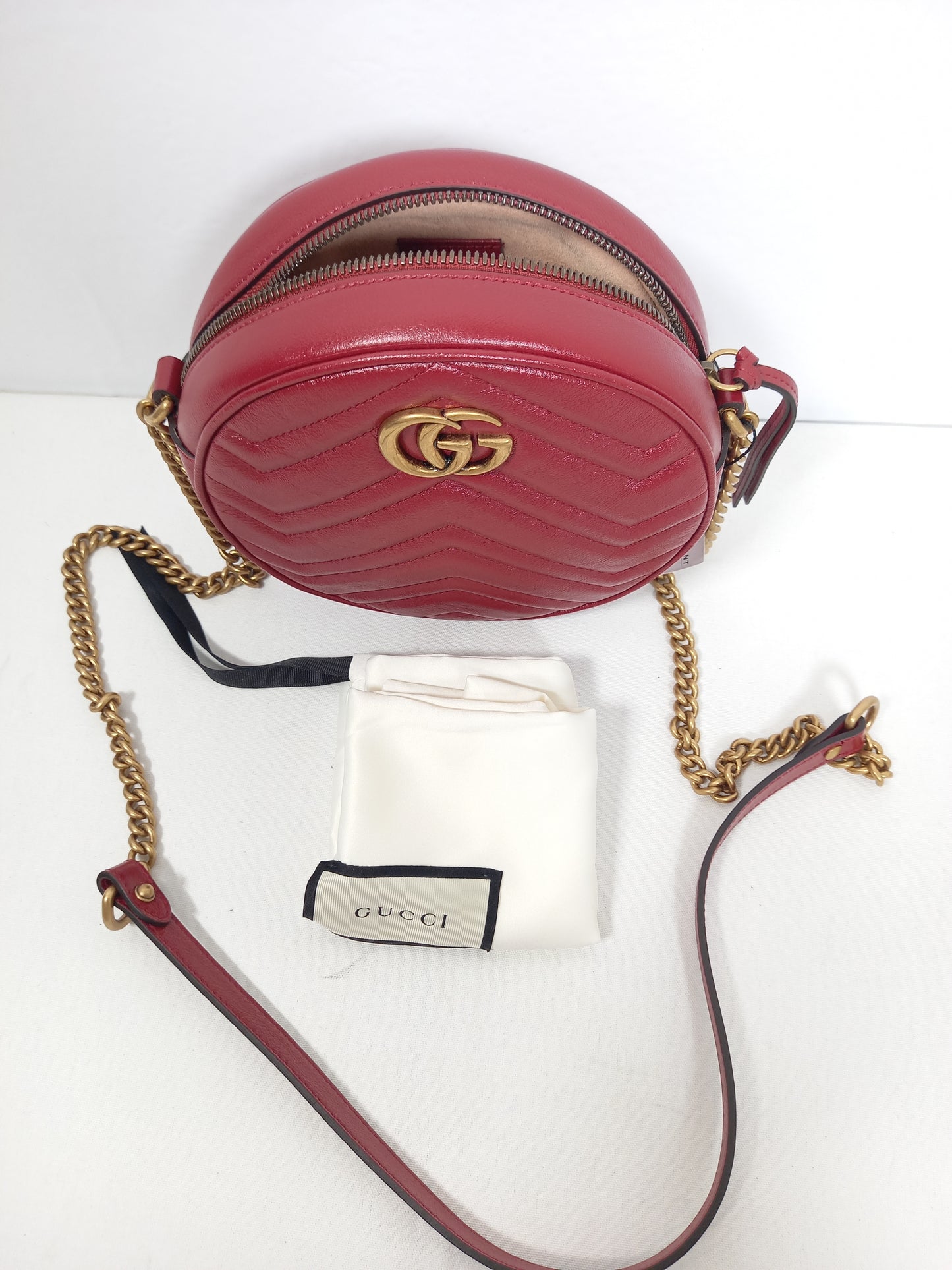 M0804P56 Gucci GG Marmont Mini Round Leather Crossbody Bag (JP)